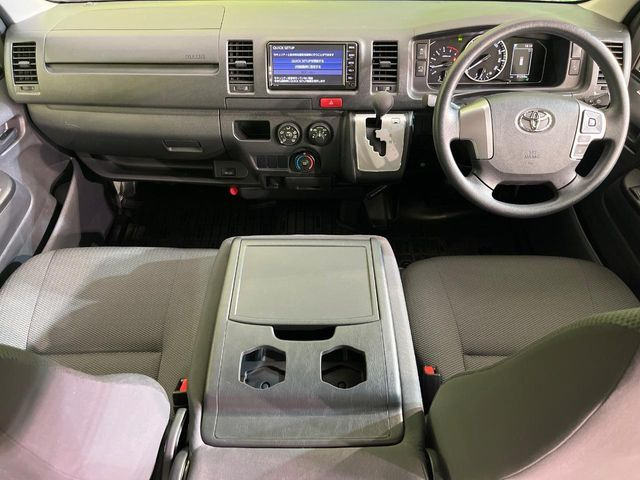 ハイエースバン2.8 DX ディーゼル