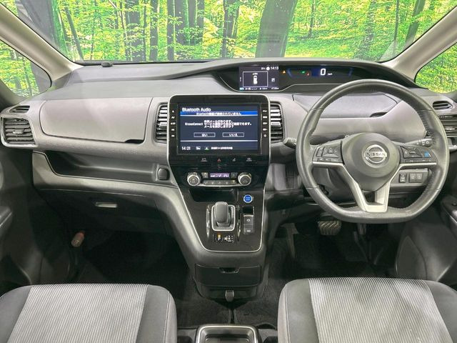 セレナ1.2 e-POWER ハイウェイスターV