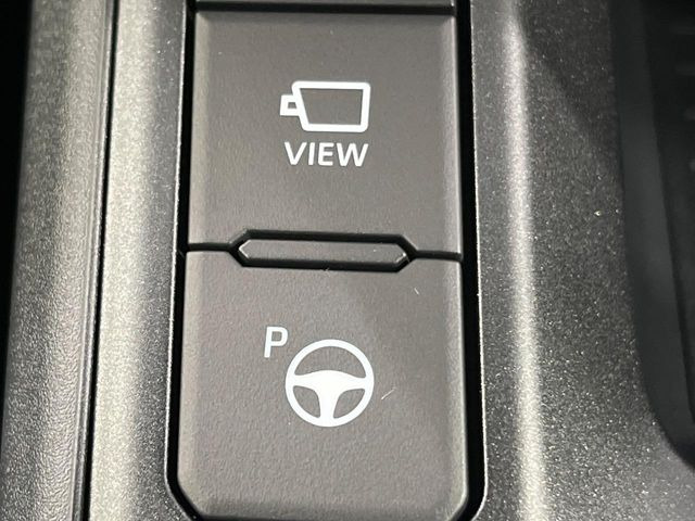 【駐車支援システム】駐車スペースを検知し、スムーズな駐車をアシスト。狭いスペースへの駐車など、駐車に自信の無い方におすすめの機能です♪