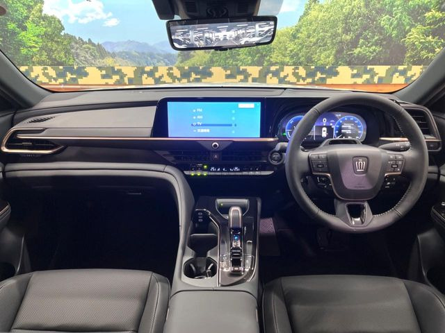 クラウンスポーツ2.5 Z E-Four 4WD