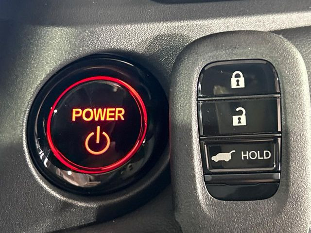�yHonda�X�}�[�g�L�[�z�J�o����|�P�b�g�ɓ��ꂽ�܂܂ł��h�A�̎{���E�������\�ȃX�}�[�g�L�[�𑕔��B�G���W���̃I���E�I�t�����J�M�����o���K�v����������Ƃ��Ă��֗��ł���