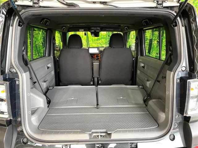 普段のお買い物や通勤、送迎等に十分な荷室スペースを確保しております。セカンドシートを倒すと、大きな荷物の積載も可能です♪