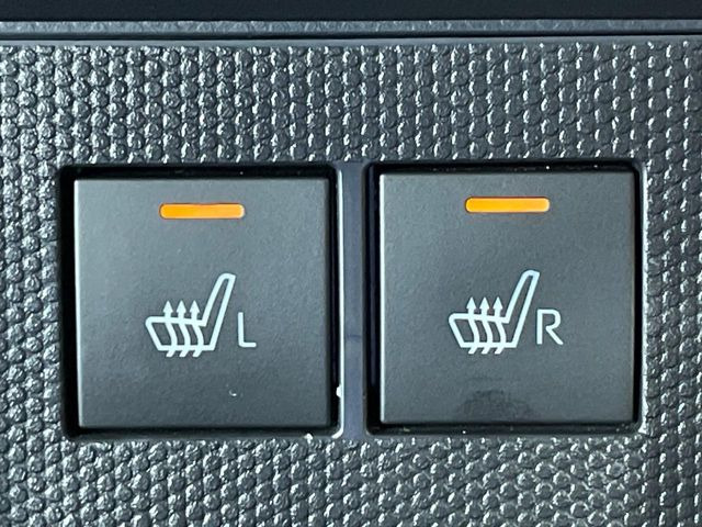 【シートヒーター】寒い日に重宝するシートヒーター!エアコンより早く温まってくれるので寒がりの人も安心ですね♪エアコンの温風は乾燥するから苦手、という方にもをおすすめです。
