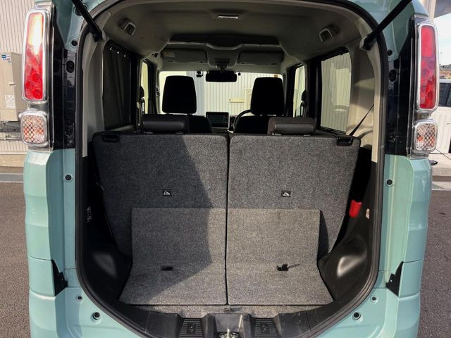 普段のお買い物や通勤、送迎等に十分な荷室スペースを確保しております。セカンドシートを倒すと、大きな荷物の積載も可能です♪