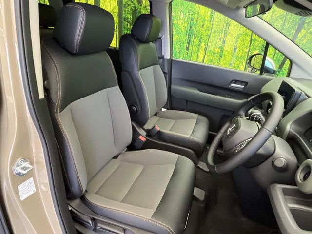 運転席シート廻りは使用感も少なく、良好な状態となっています。丁寧に使われていたことがよくわかりますね。