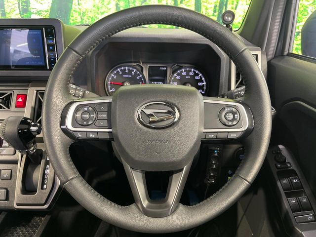 【純正革巻きステアリング】上質な革を使用することで、手にしっかり馴染みとても運転しやすいハンドルです♪