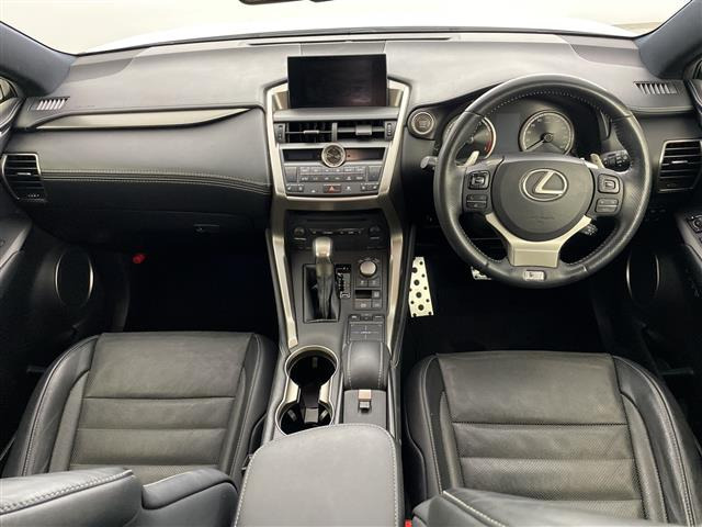 NX200t Fスポーツ