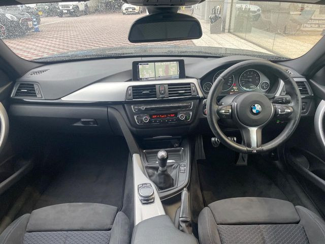 3シリーズセダン320i Mスポーツ