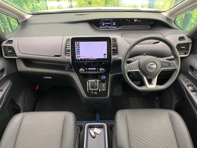 セレナ1.2 e-POWER ハイウェイスターV