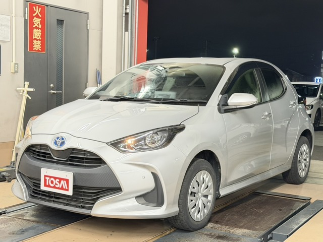 ヤリス1.5 ハイブリッド X E-Four 4WD