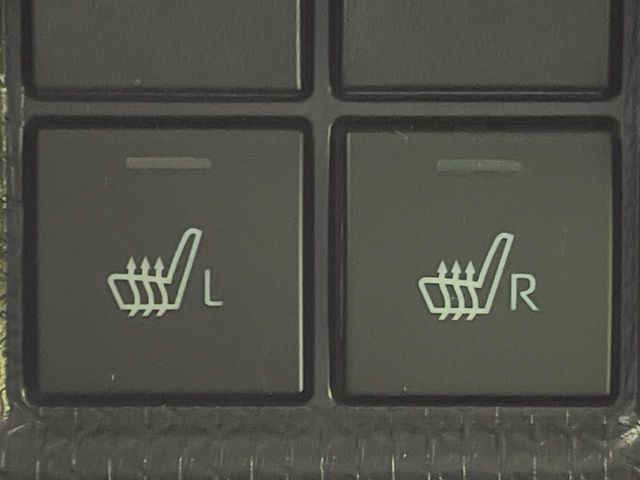 【シートヒーター】寒い日に重宝するシートヒーター!エアコンより早く温まってくれるので寒がりの人も安心ですね♪エアコンの温風は乾燥するから苦手、という方にもをおすすめです。