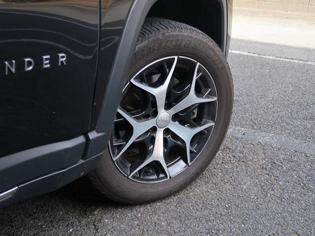 コマンダー2.0 リミテッド ディーゼル 4WD