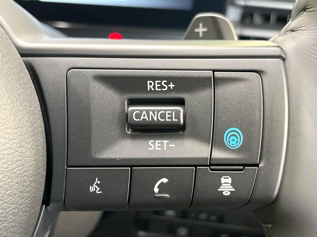 【プロパイロット】高速道路での長距離走行が楽に!!渋滞時と巡回走行のシーンで、アクセル・ブレーキ・ステアリングを自動で制御し、長距離運転の負担を軽減してくれます♪