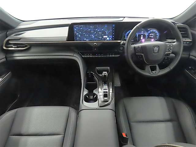 クラウンスポーツ2.5 Z E-Four 4WD