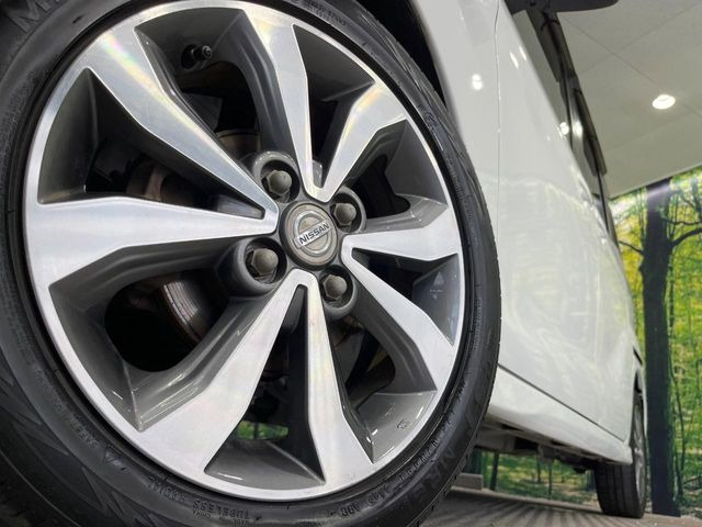 �y����15�C���`�A���~�z�C�[���z�O�ςɃ}�b�`���������A���~�z�C�[���𑕒����Ă���܂��B�e��ЊO�A���~�z�C�[����A�X�^�b�h���X�^�C�����戵�����Ă���܂��B���񂲑��k����������