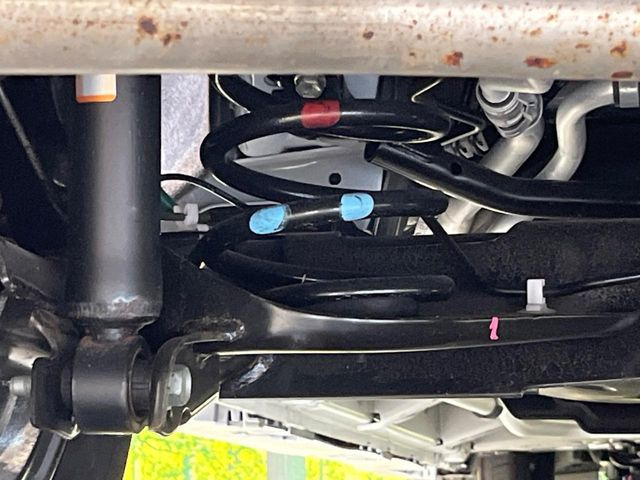 お車を安心してお乗りいただく為には、足回りの定期点検が欠かせません。サービスサポート(有償保証)では無料点検もご提供しており、安心のカーライフをお過ごしいただけるサポート体制が整っています。