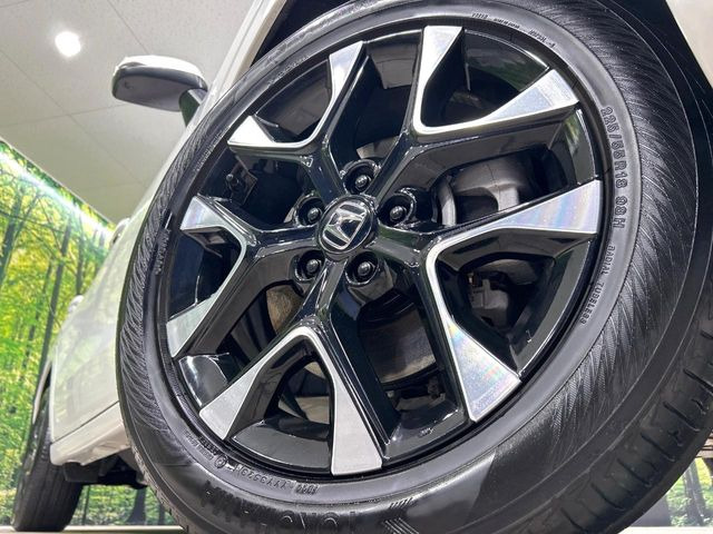 �y����18�C���`�A���~�z�C�[���z�O�ςɃ}�b�`���������A���~�z�C�[���𑕒����Ă���܂��B�e��ЊO�A���~�z�C�[����A�X�^�b�h���X�^�C�����戵�����Ă���܂��B���񂲑��k����������