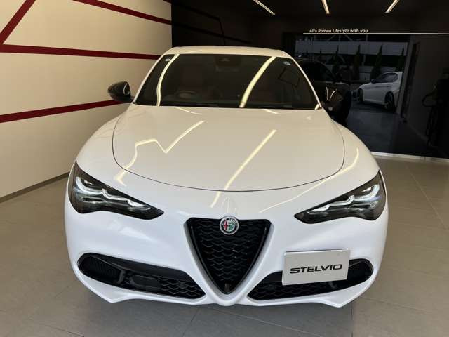 ステルヴィオ2.2 ターボ ディーゼル Q4 ヴェローチェ 4WD