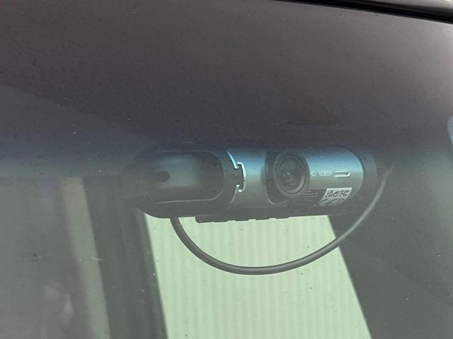 【ドライブレコーダー】ドライブレコーダー装備!走行中はもちろん、あおり運転や事故に遭遇した際、映像で記録し、万一のリスクに備えます。※記録用SDカードはお客様ご自身でご準備いただく必要があります。