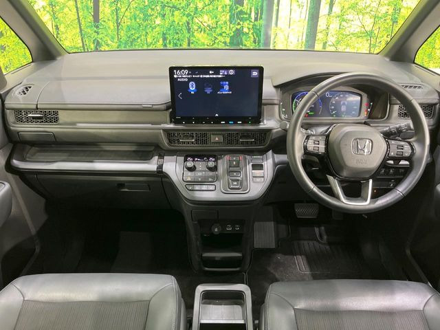 ステップワゴン2.0 e:HEV スパーダ