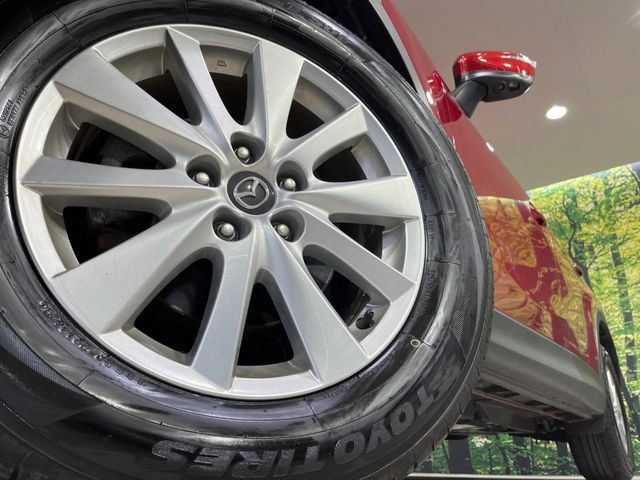 【純正17インチアルミホイール】外観にマッチした純正アルミホイールを装着しております。各種社外アルミホイールや、スタッドレスタイヤも取扱いしております。是非ご相談ください♪