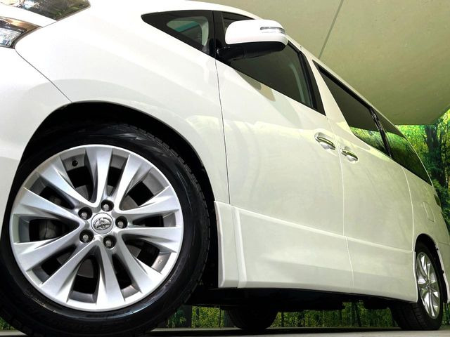 �y����18�C���`�A���~�z�C�[���z�O�ςɃ}�b�`���������A���~�z�C�[���𑕒����Ă���܂��B�e��ЊO�A���~�z�C�[����A�X�^�b�h���X�^�C�����戵�����Ă���܂��B���񂲑��k����������