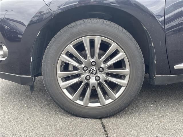 ハリアー2.5 ハイブリッド E-Four プレミアム アドバンスドパッケージ 4WD