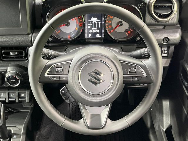 【ステアリングスイッチ】運転中、前方から目線をそらすことなく、オーディオ等の操作が可能な便利機能!安心&快適なドライブを演出してくれます♪