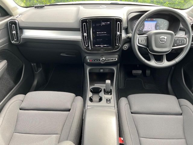 XC40B4 AWD モメンタム 4WD