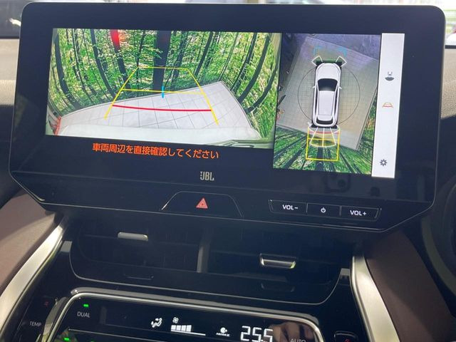 【パノラミックビューモニター】専用のカメラにより、上から見下ろしたような視点で360度クルマの周囲を確認することができます☆死角部分も確認しやすく、狭い場所での切り返しや駐車もスムーズに行えます。