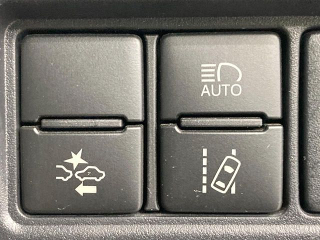 【トヨタセーフティセンス】走行中に前方の車両等を認識し、衝突しそうな時は警報とブレーキで衝突回避と被害軽減をアシスト。より安全にドライブをお楽しみいただけます。