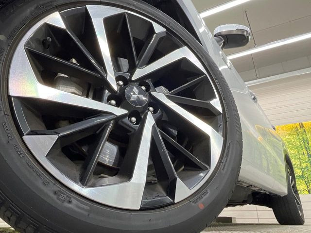 �y�����A���~�z�C�[���z�O�ςɃ}�b�`���������A���~�z�C�[���𑕒����Ă���܂��B�e��ЊO�A���~�z�C�[����A�X�^�b�h���X�^�C�����戵�����Ă���܂��B���񂲑��k����������