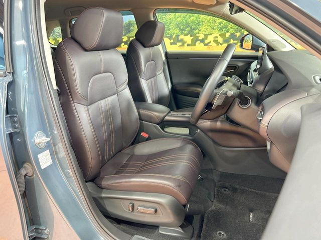 運転席シート廻りは使用感も少なく、良好な状態となっています。丁寧に使われていたことがよくわかりますね。