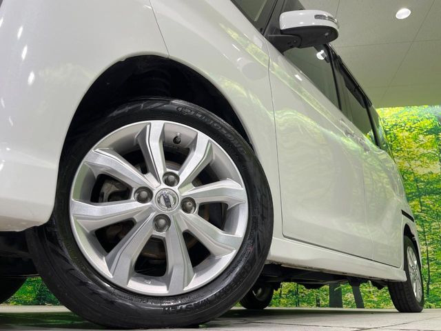 �y����14�C���`�A���~�z�C�[���z�O�ςɃ}�b�`���������A���~�z�C�[���𑕒����Ă���܂��B�e��ЊO�A���~�z�C�[����A�X�^�b�h���X�^�C�����戵�����Ă���܂��B���񂲑��k����������