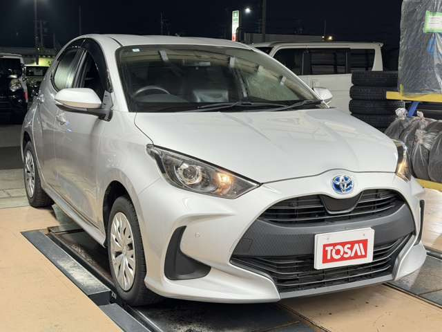 ヤリス1.5 ハイブリッド X E-Four 4WD
