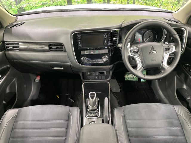 アウトランダーPHEV2.0 G ナビパッケージ 4WD