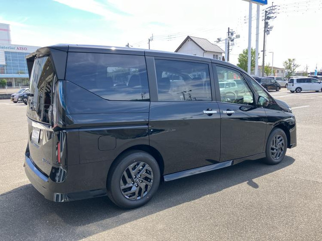セレナ1.4 e-POWER ハイウェイスターV