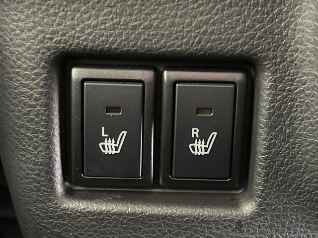 【前席シートヒーター】寒い日に重宝するシートヒーター!エアコンより早く温まってくれるので寒がりの人も安心ですね♪エアコンの温風は乾燥するから苦手、という方にもをおすすめです。