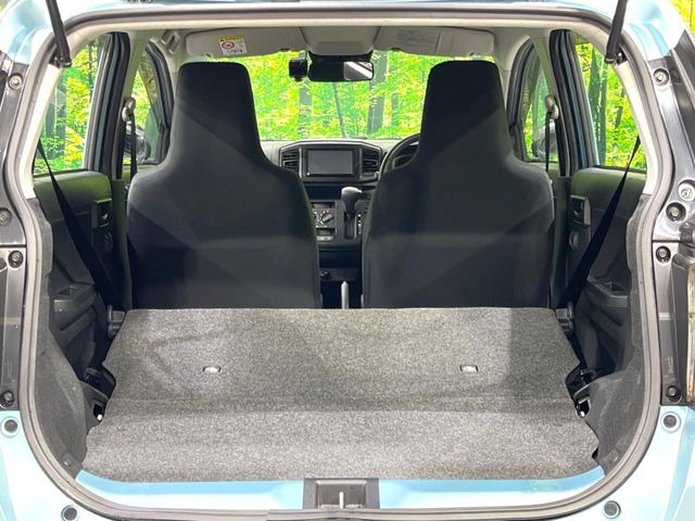 普段のお買い物や通勤、送迎等に十分な荷室スペースを確保しております。セカンドシートを倒すと、大きな荷物の積載も可能です♪