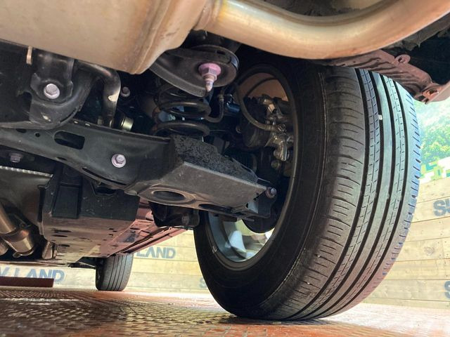 お車を安心してお乗りいただく為には、足回りの定期点検が欠かせません。サービスサポート(有償保証)では無料点検もご提供しており、安心のカーライフをお過ごしいただけるサポート体制が整っています。