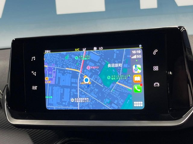 ��Apple Car Play:�X�}�z�Ƃ̗L���ڑ��ŁA�i�r�E�I�[�f�B�I�Đ��ȂǃX�}�z�̃A�v���@�\����ʂł��g����֗��@�\�ł�!