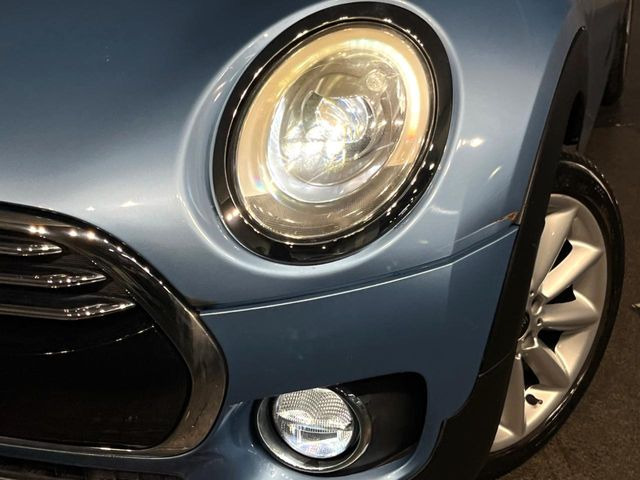 ●LEDヘッドライト:夜間走行時も良好な視界を確保し安心して運転できる高輝度LEDヘッドライトを装備!点灯速度が早く、消費電力も抑えられています。