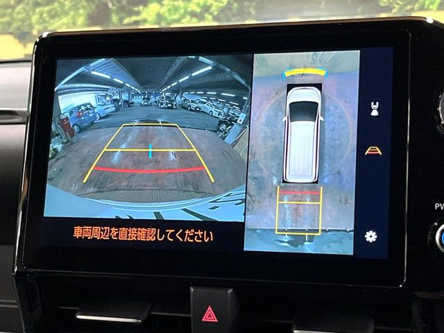【パノラミックビューモニター】専用のカメラにより、上から見下ろしたような視点で360度クルマの周囲を確認することができます☆死角部分も確認しやすく、狭い場所での切り返しや駐車もスムーズに行えます。