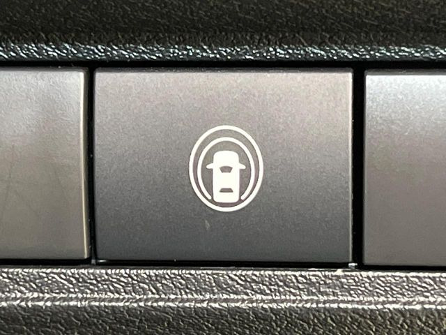 【コーナーセンサー】バンパーに付いたセンサーが障害物を検知!一定の距離に近づくとアラートで教えてくれます♪狭い駐車スペースや車庫入れ時も安心ですね☆