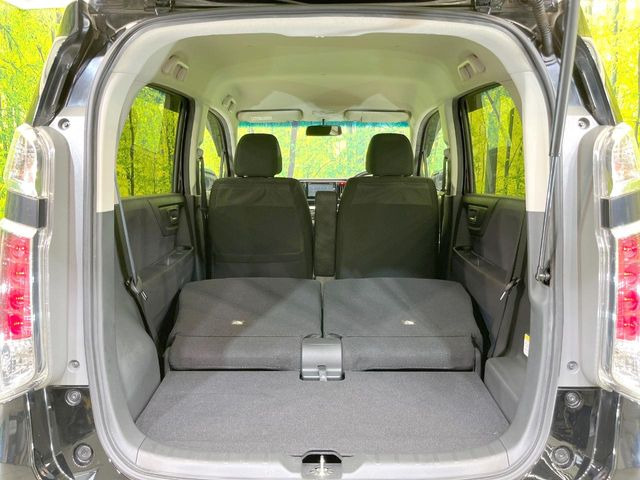 普段のお買い物や通勤、送迎等に十分な荷室スペースを確保しております。セカンドシートを倒すと、大きな荷物の積載も可能です♪