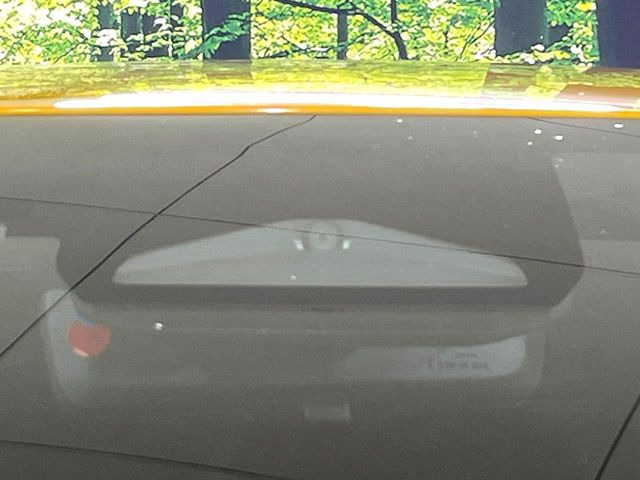 【トヨタセーフティセンス】走行中に前方の車両等を認識し、衝突しそうな時は警報とブレーキで衝突回避と被害軽減をアシスト。より安全にドライブをお楽しみいただけます。