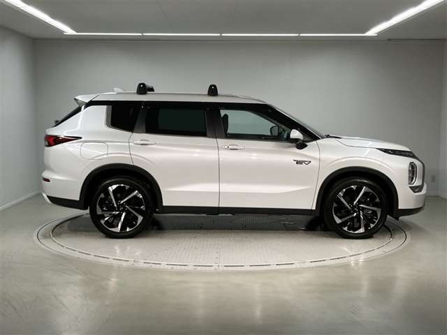 アウトランダーPHEV 2.4 G 4WD
