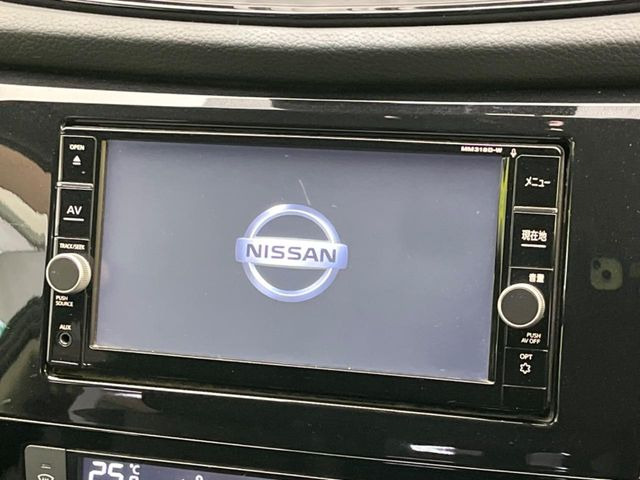 【純正ナビ】人気の純正ナビを装備。オーディオ機能も充実しており、Bluetooth接続すればお持ちのスマホやMP3プレイヤーの音楽を再生可能!毎日の運転がさらに楽しくなります!!