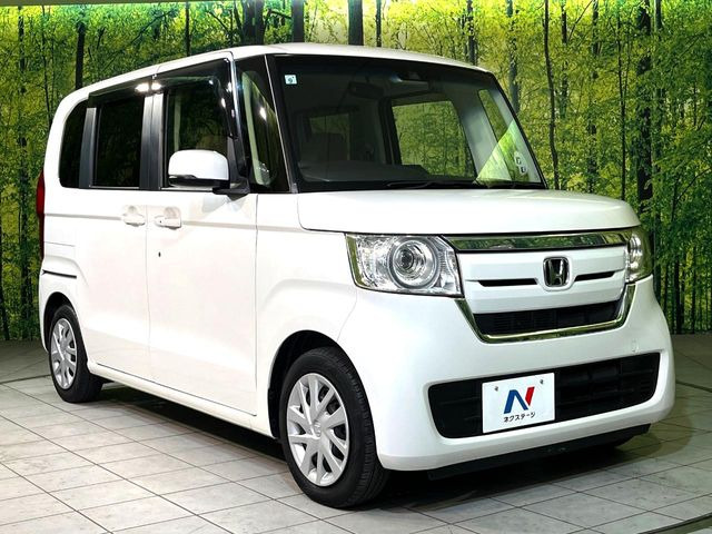 高透明度のガラス皮膜で撥水はもちろん、上質なツヤ・光沢を実現。紫外線や酸性雨から大切な愛車を保護し、色あせ・劣化を防止。「弾スプラッシュコート」、「弾プリミッサコート」からお選びいただけます。