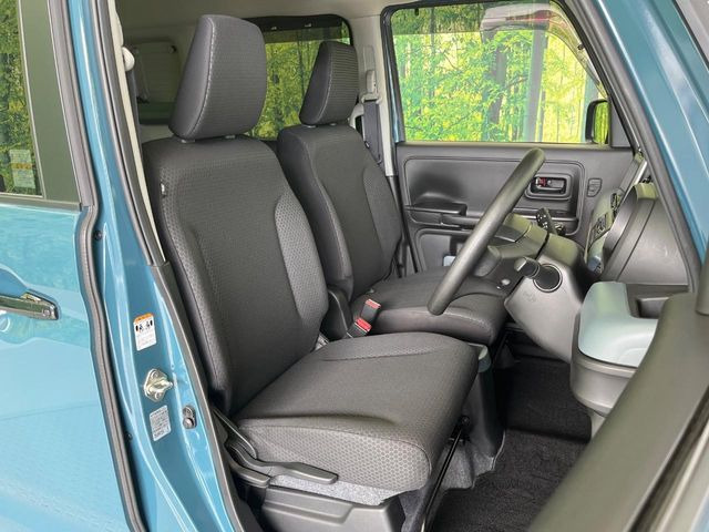 運転席シート廻りは使用感も少なく、良好な状態となっています。丁寧に使われていたことがよくわかりますね。